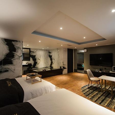 Amare Hotell Suwon Exteriör bild