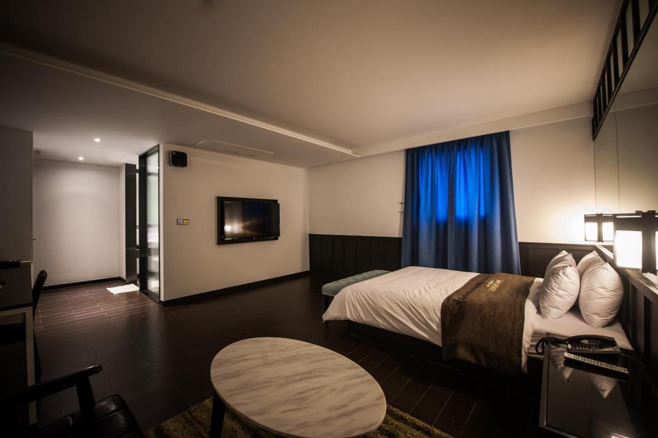 Amare Hotell Suwon Exteriör bild